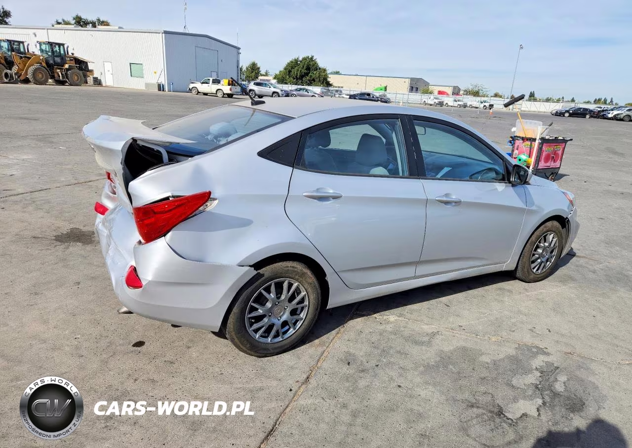 2013 Hyundai Accent Gls VIN:KMHCT4AE3DU558103 - 3