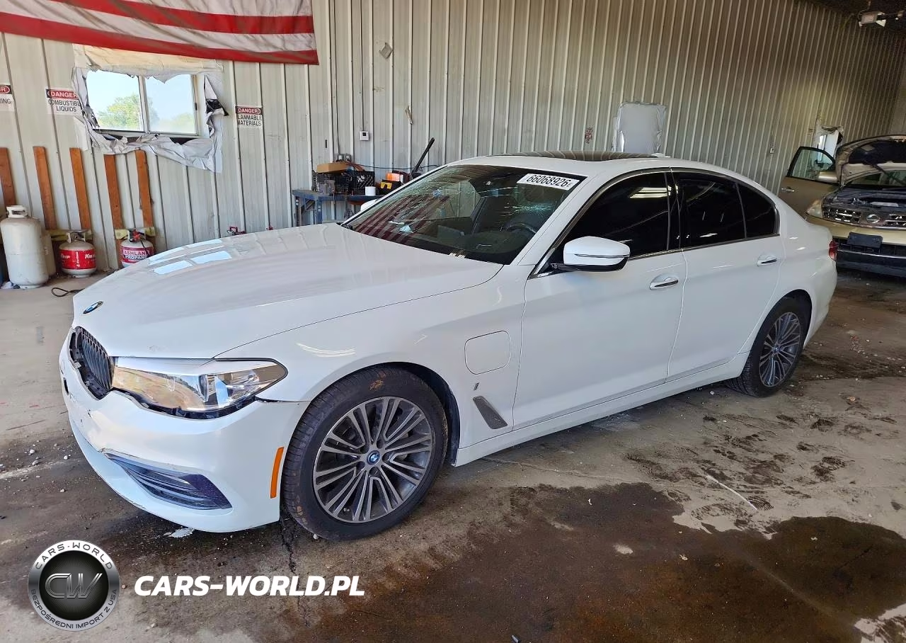 2018 BMW 530E VIN:WBAJA9C51JB250802 - 1