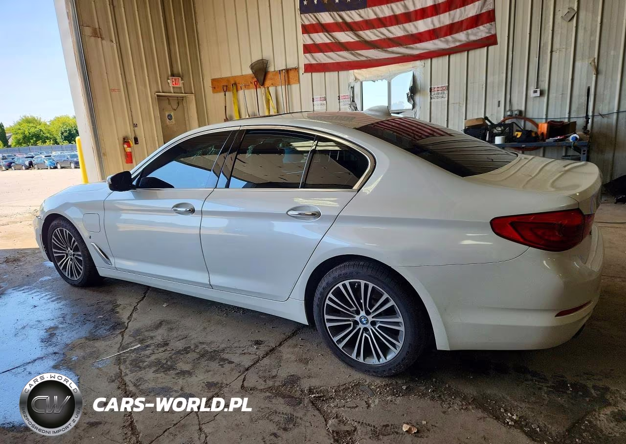 2018 BMW 530E VIN:WBAJA9C51JB250802 - 2