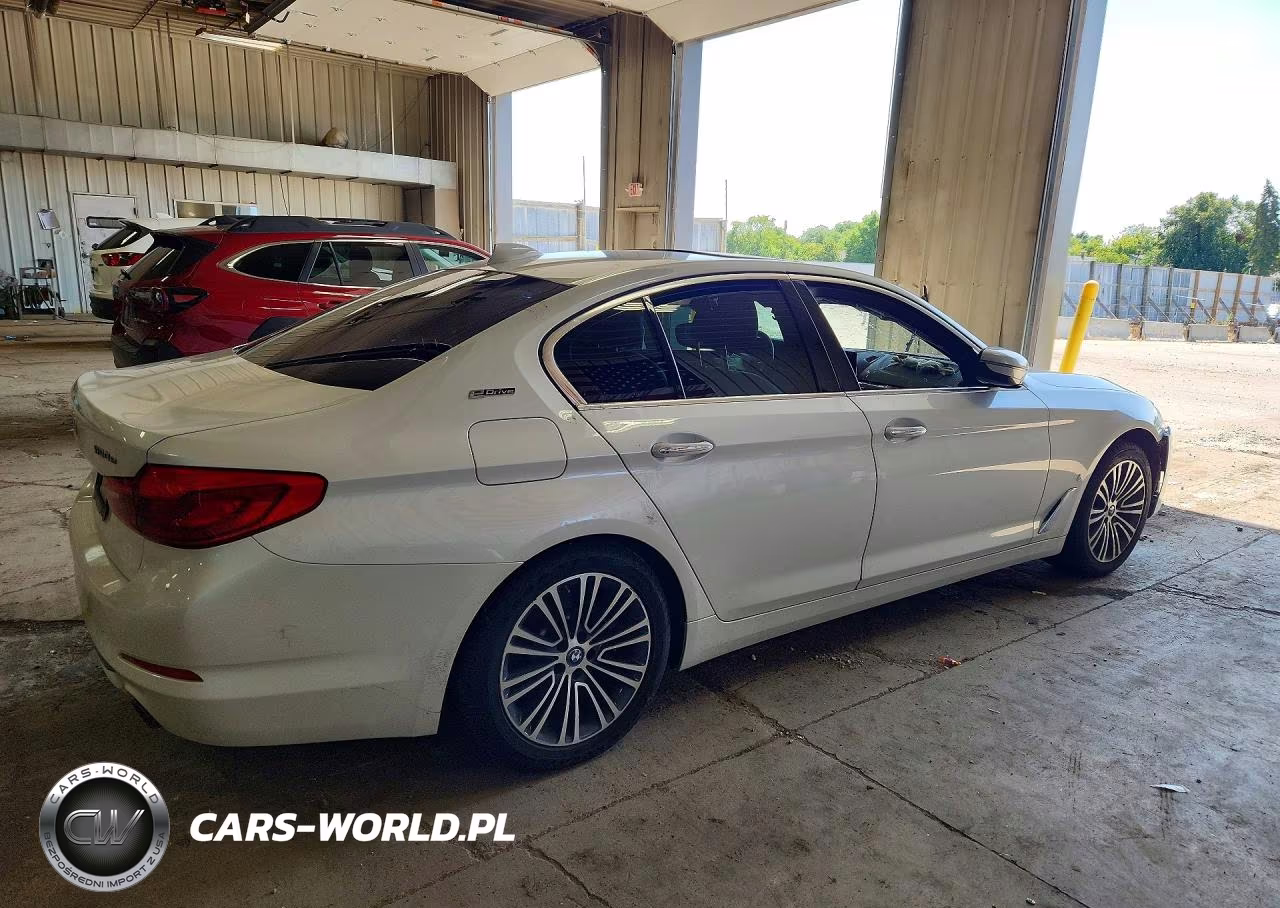 2018 BMW 530E VIN:WBAJA9C51JB250802 - 3