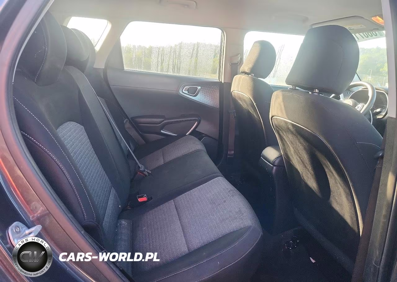 2020 Kia Soul S VIN:KNDJ23AU5L7083955 - 11