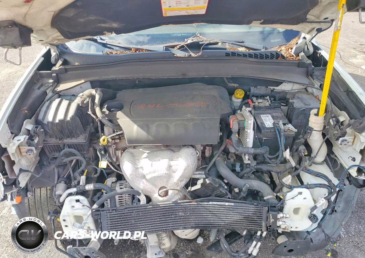 2015 Jeep Renegade Limited VIN:ZACCJADT5FPB18035 - 12