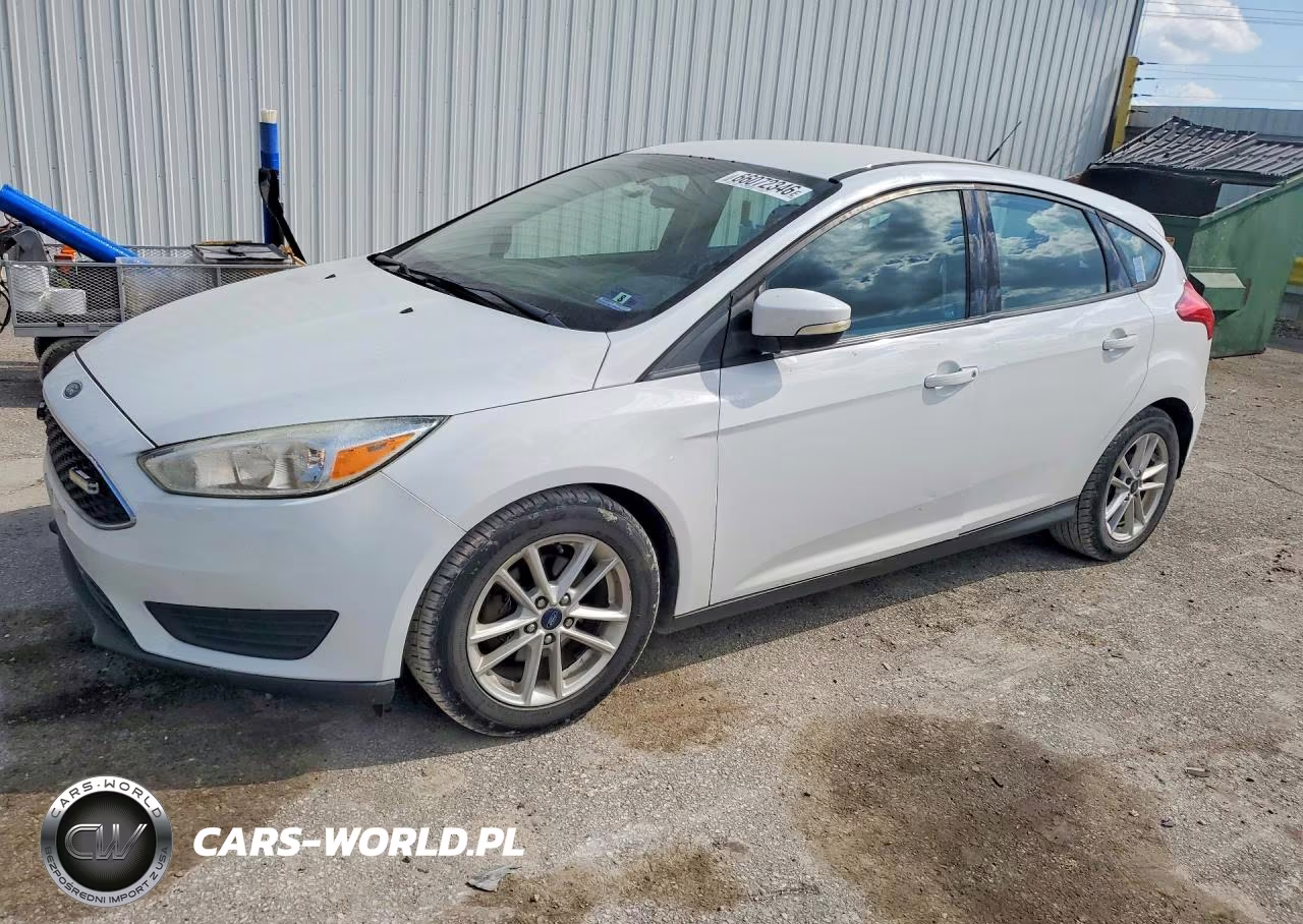 2017 Ford Focus Se VIN:1FADP3K29HL247353 - 1
