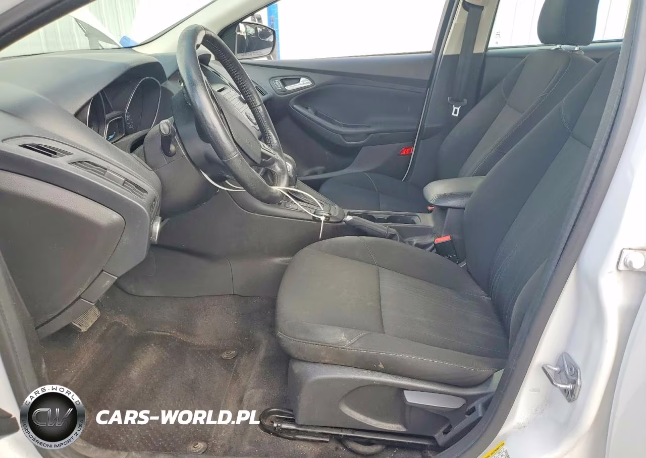 2017 Ford Focus Se VIN:1FADP3K29HL247353 - 7