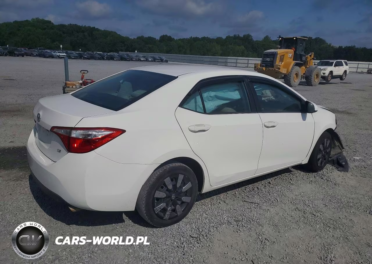 2016 Toyota Corolla Le VIN:2T1BURHE8GC743135 - 3