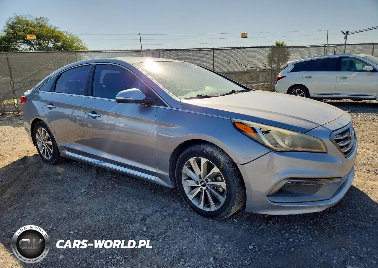 2016 Hyundai Sonata Sport VIN:5NPE34AF2GH423148 - 4