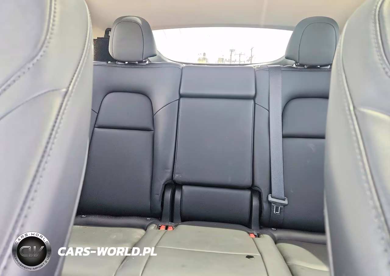 2023 Tesla Model Y VIN:7SAYGDED7PF964885 - 10