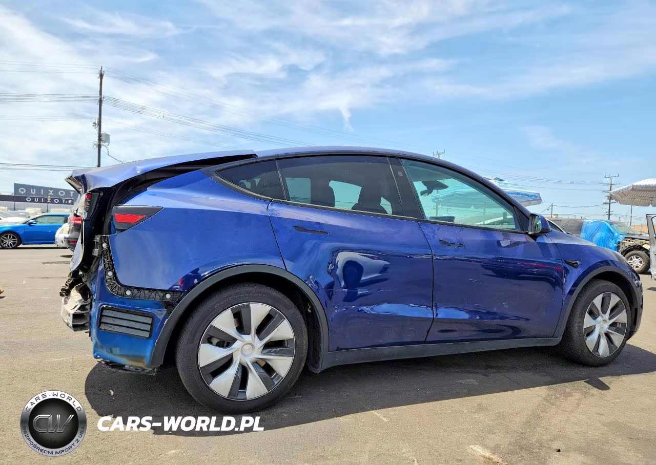 2023 Tesla Model Y VIN:7SAYGDED7PF964885 - 3