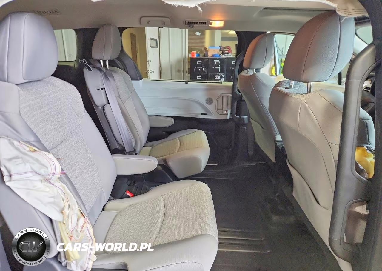 2025 Toyota Sienna Le VIN:5TDBSKFC1SS193520 - 11