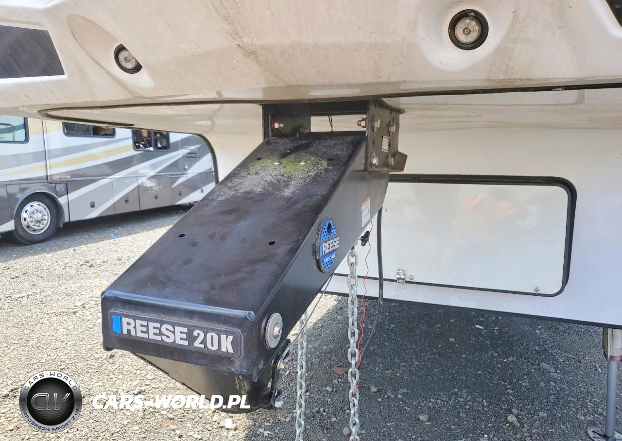 2018 Grand Design Momentum Camper VIN:573FM4029J1205182 - 8