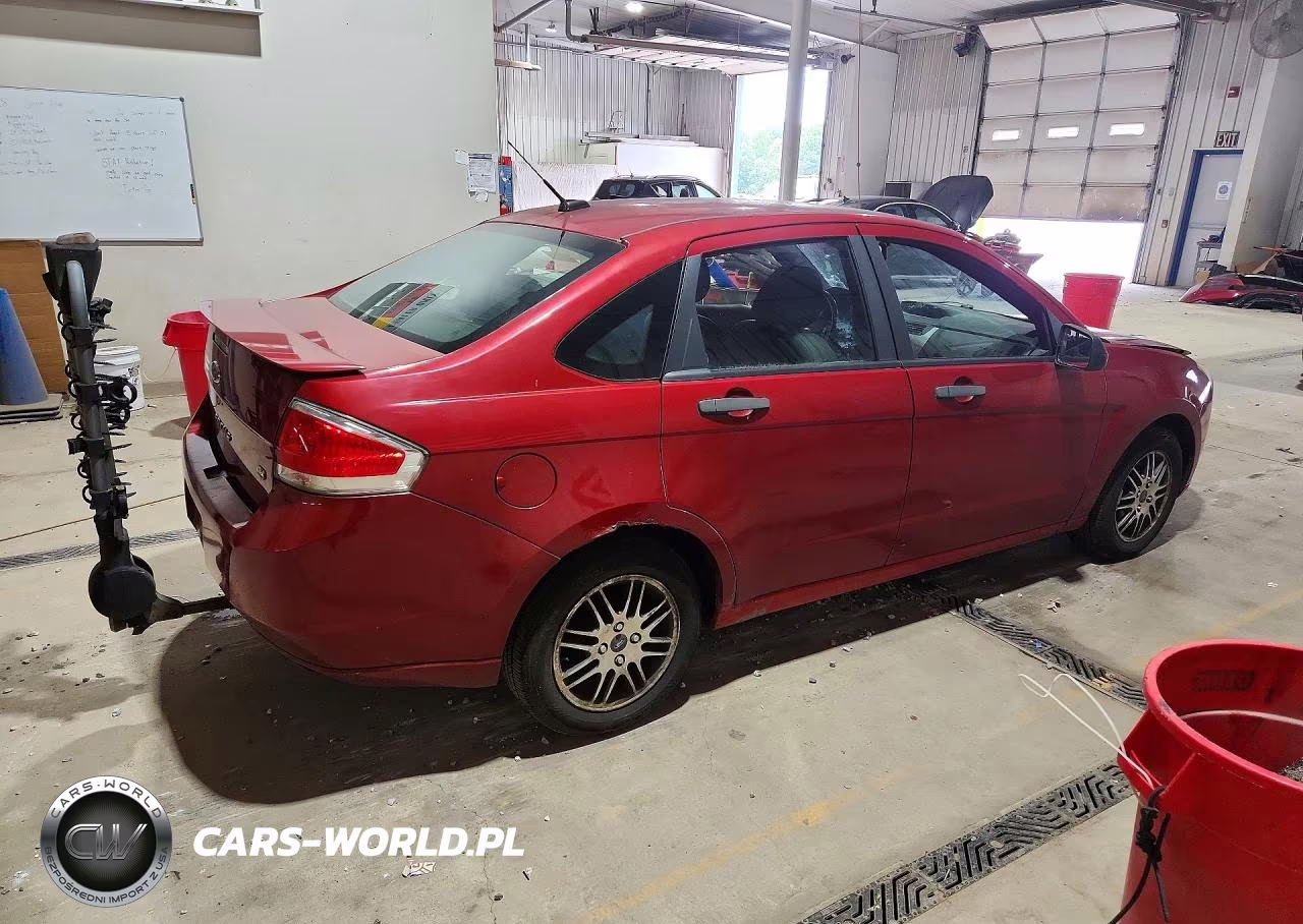 2010 Ford Focus Se VIN:1FAHP3FN0AW233335 - 3