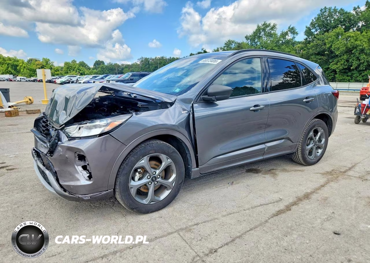 2023 Ford Escape St Line