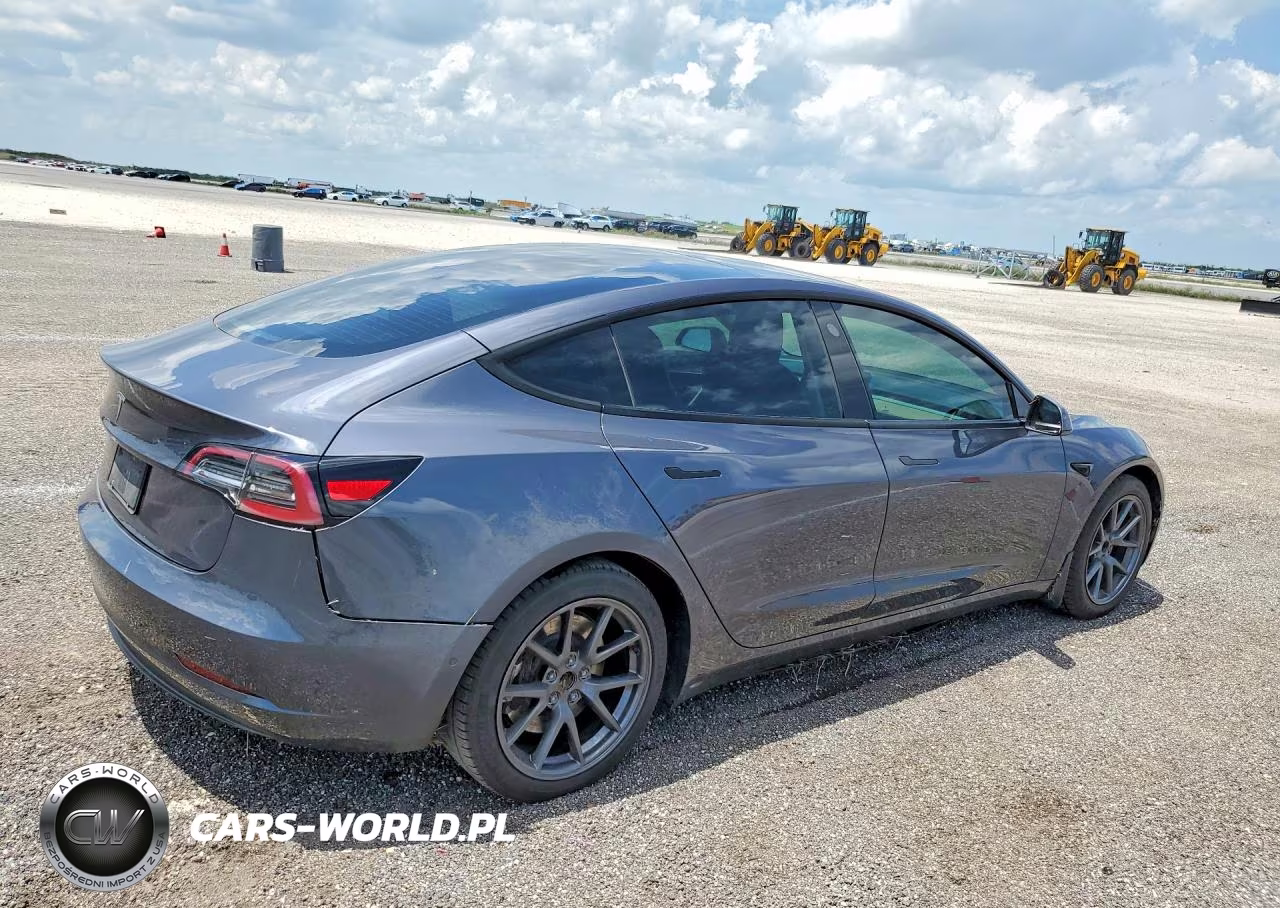 2021 Tesla Model 3 VIN:5YJ3E1EAXMF083076 - 3