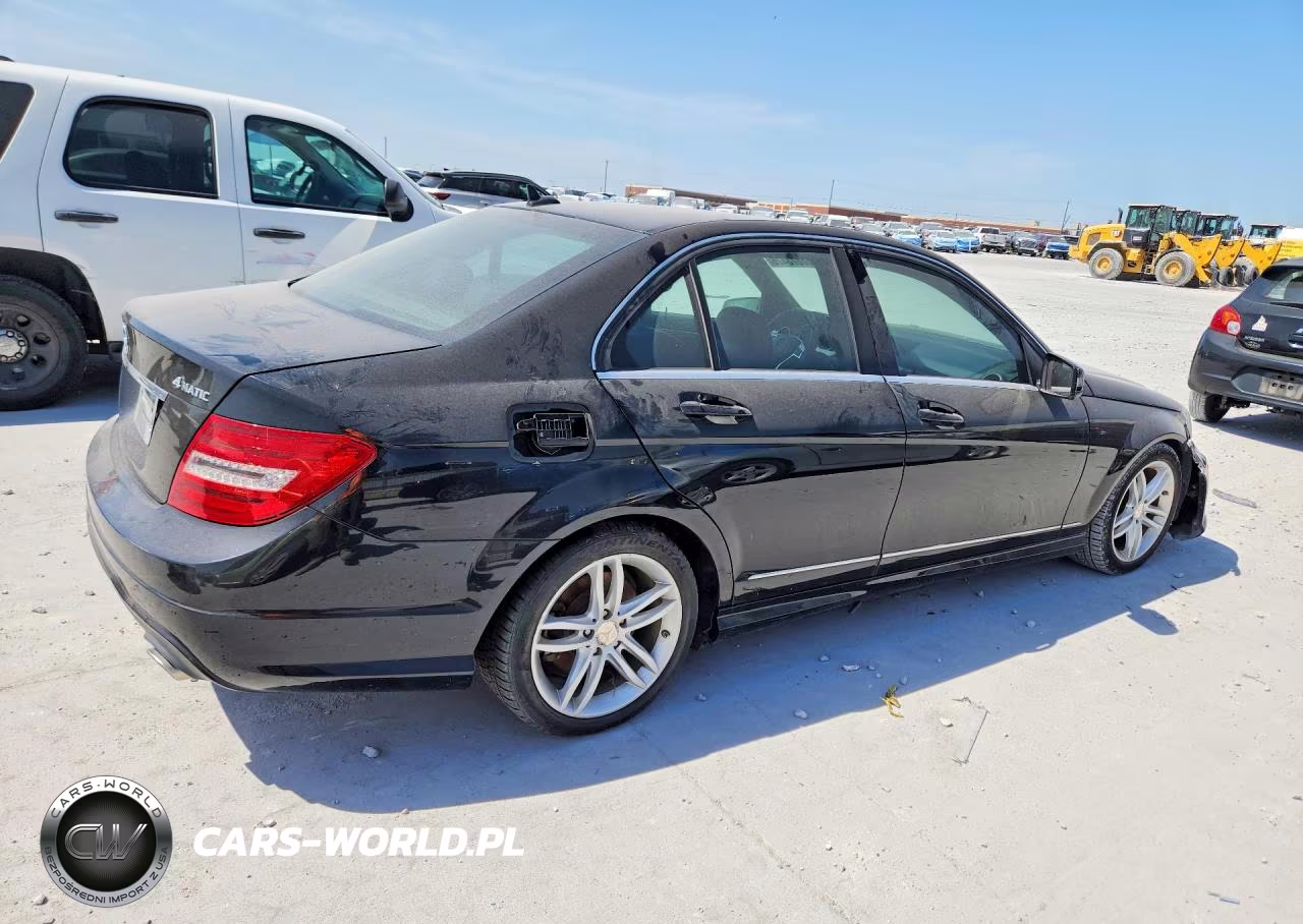 2013 Mercedes-Benz C 300 4Matic VIN:WDDGF8AB0DA778106 - 3