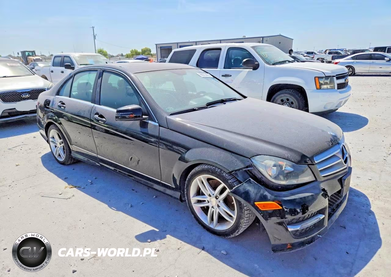 2013 Mercedes-Benz C 300 4Matic VIN:WDDGF8AB0DA778106 - 4