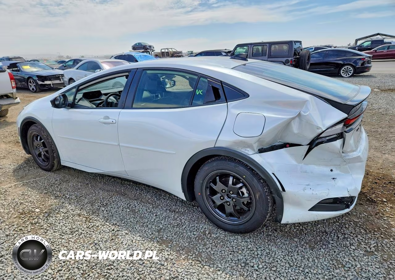 2026 Toyota Prius Le VIN:JTDACAAU0T3080194 - 2