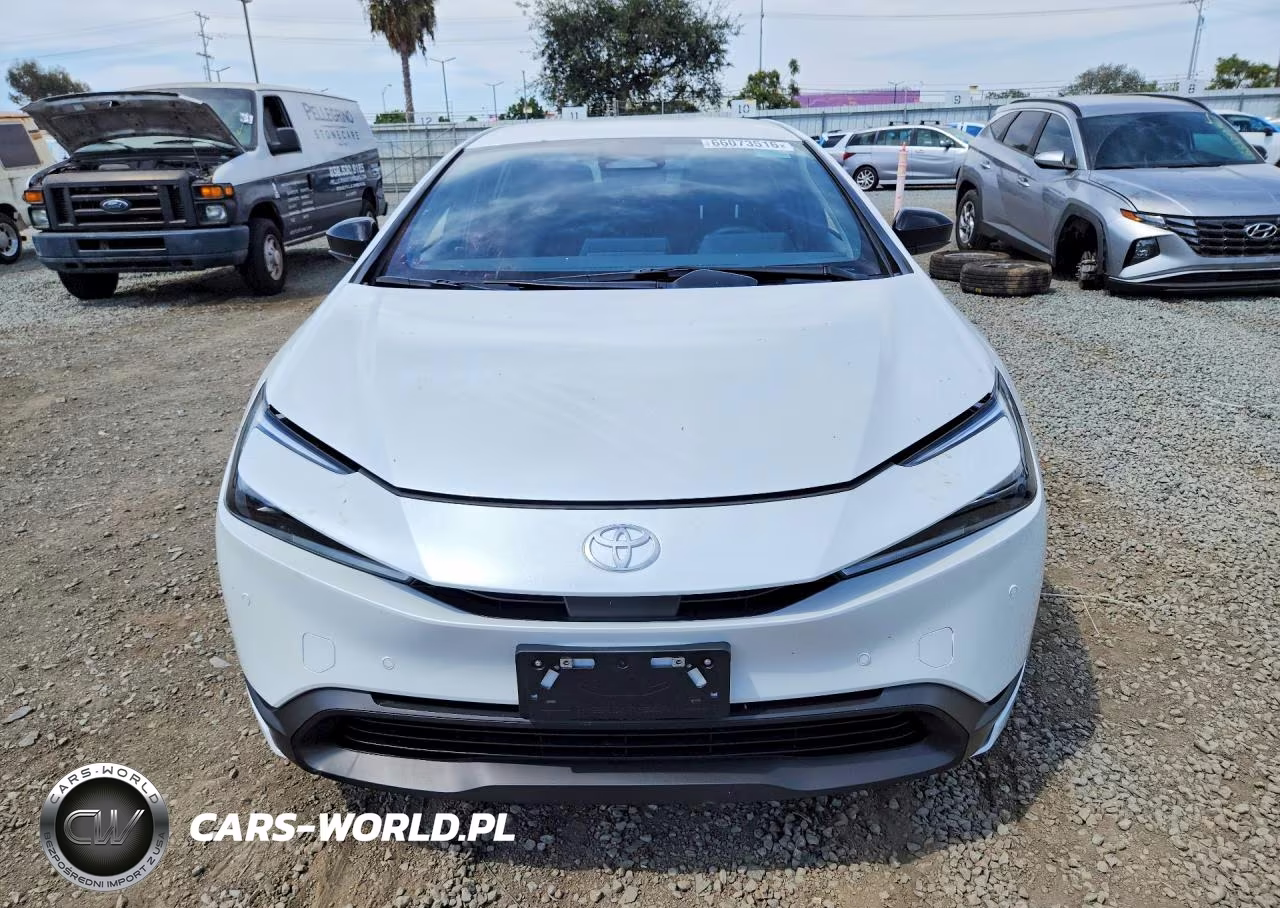 2026 Toyota Prius Le VIN:JTDACAAU0T3080194 - 5