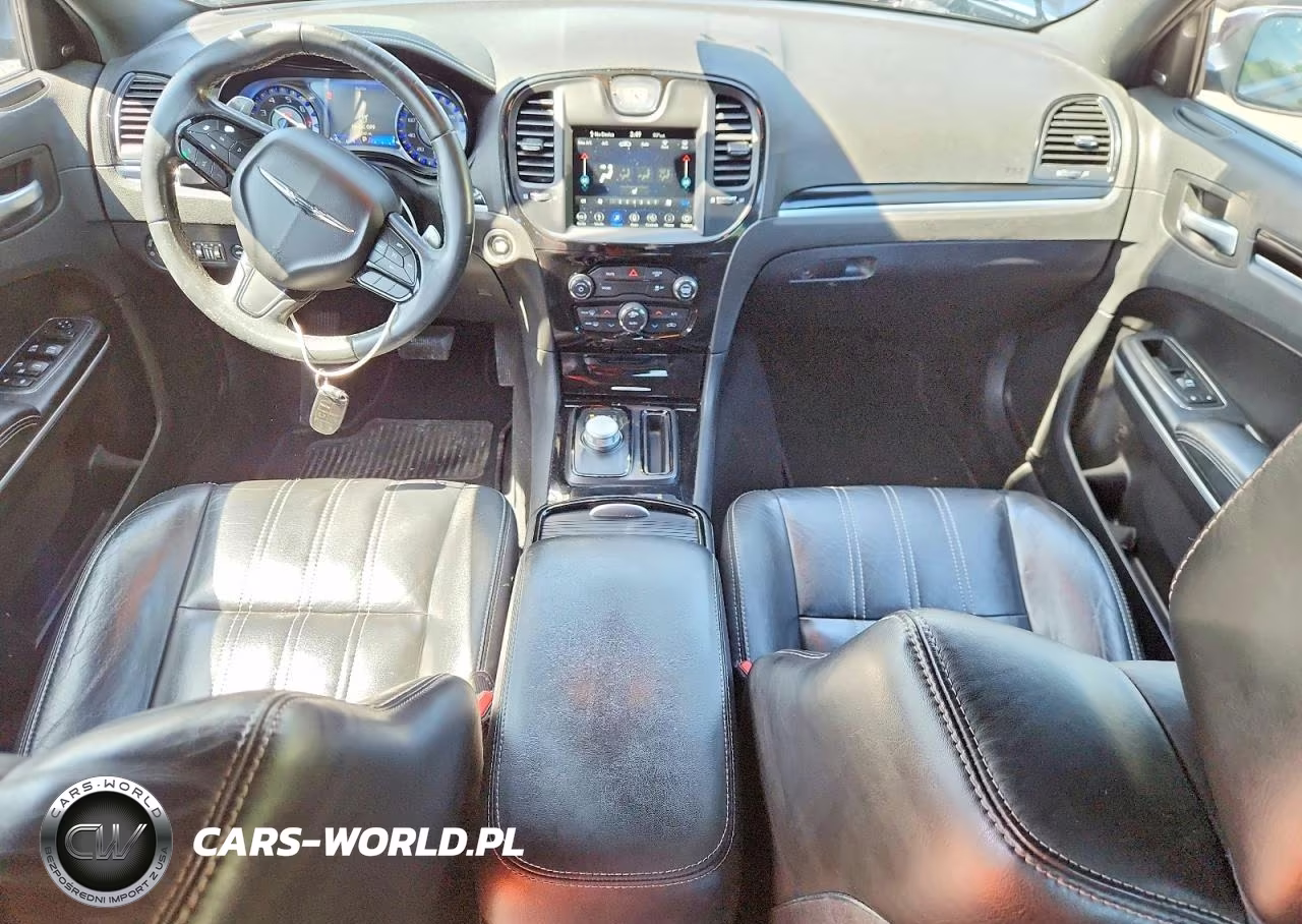 2019 Chrysler 300 S VIN:2C3CCAGG8KH561482 - 8