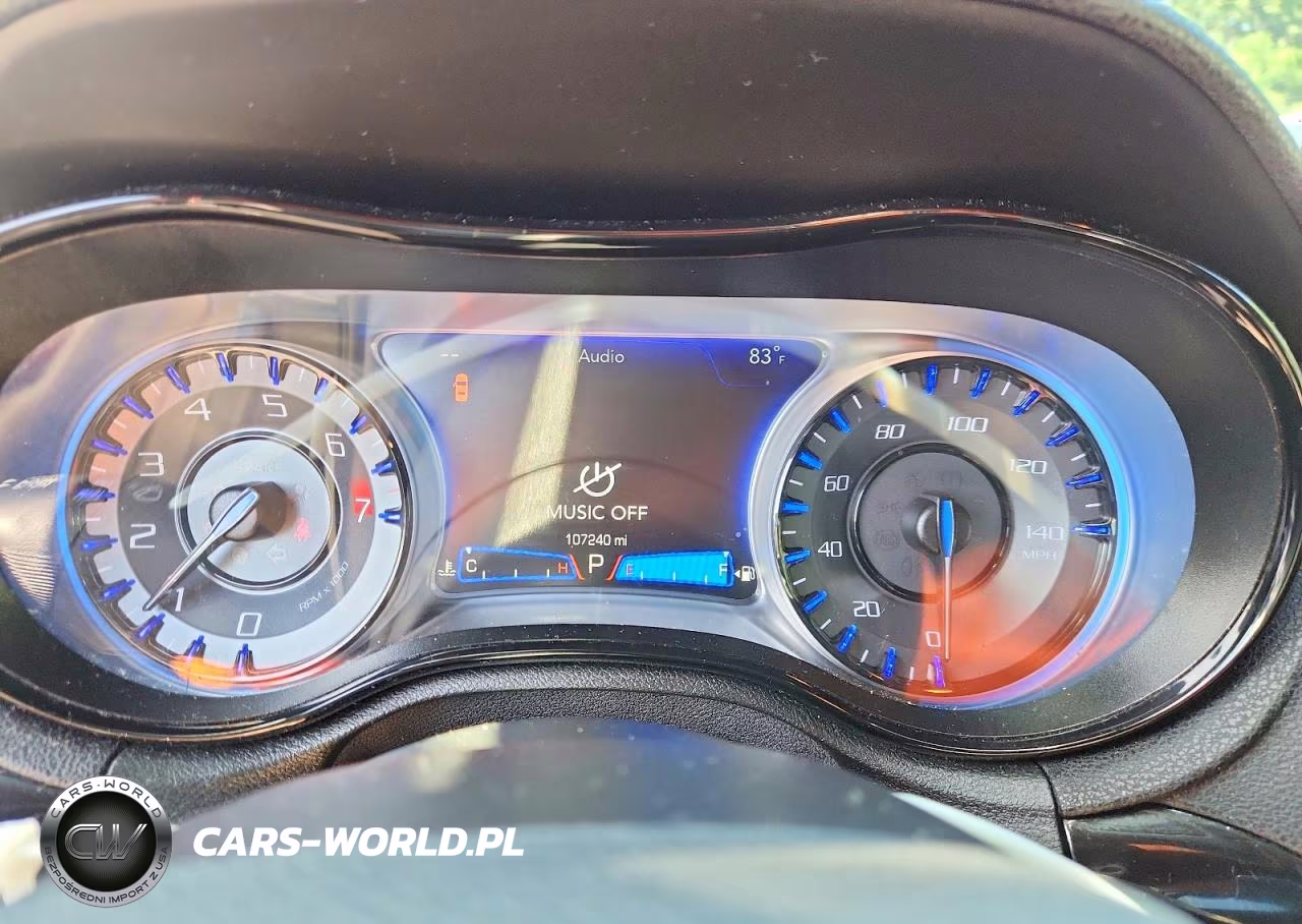 2019 Chrysler 300 S VIN:2C3CCAGG8KH561482 - 9