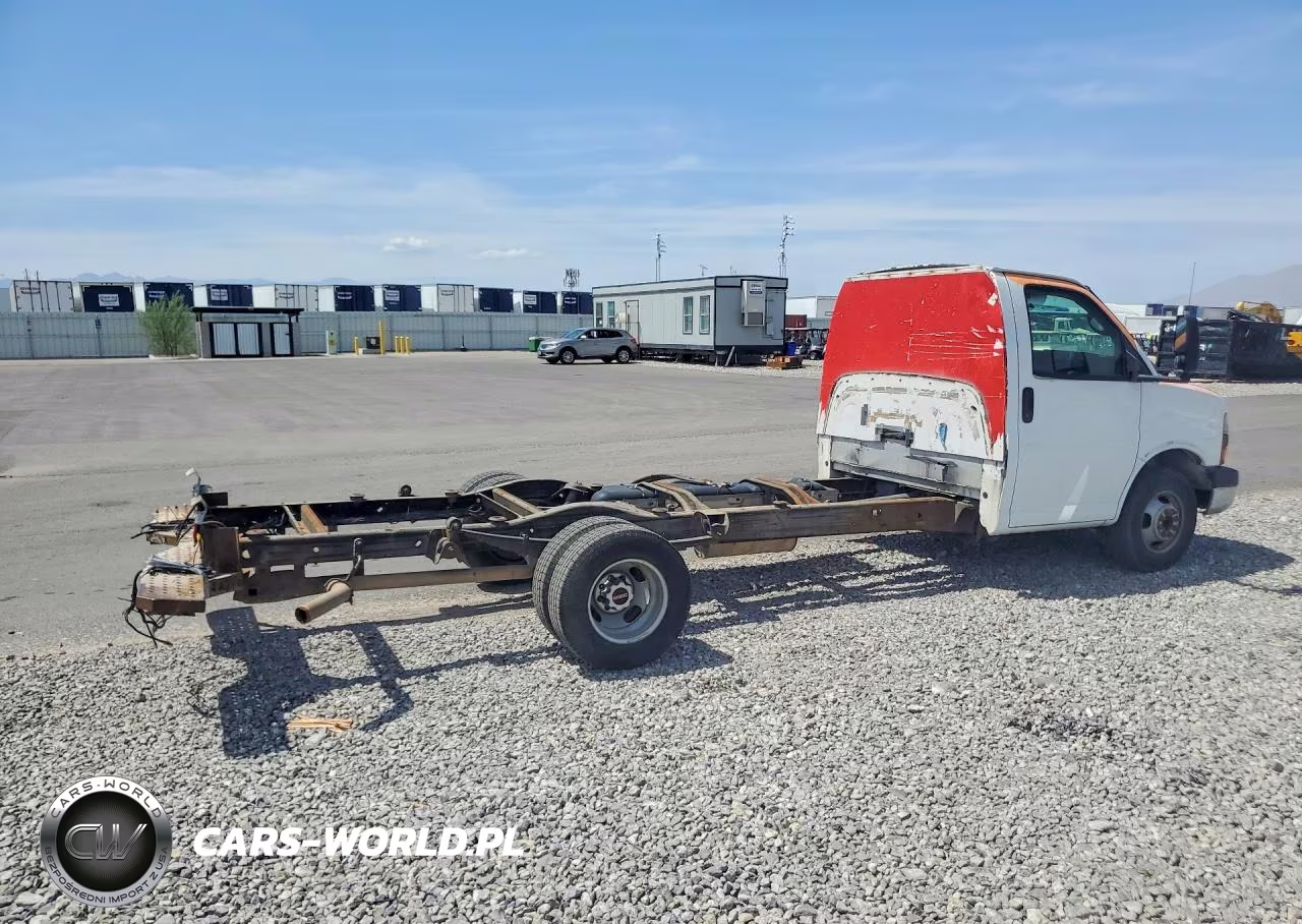 2015 GMC Savana Cut - Box Truck VIN:1GD373CG3F1131442 - 3