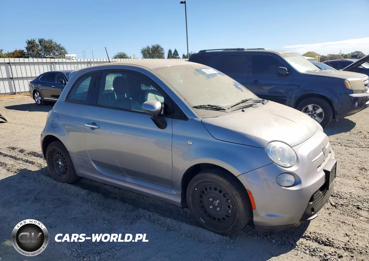 2017 Fiat 500E Battery Electric VIN:3C3CFFGE2HT586106 - 4