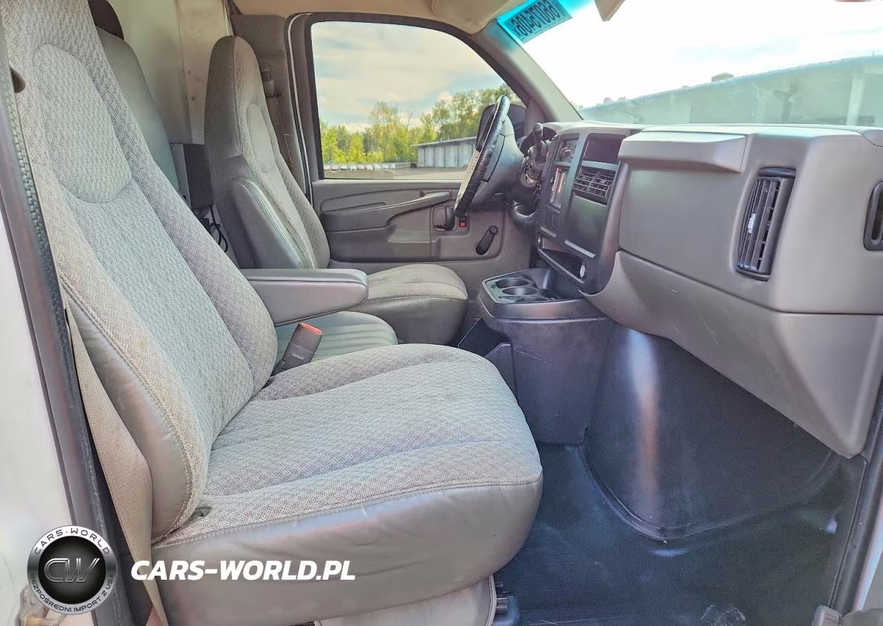 2007 Chevrolet Express G3500 VIN:1GBHG31U771193063 - 11