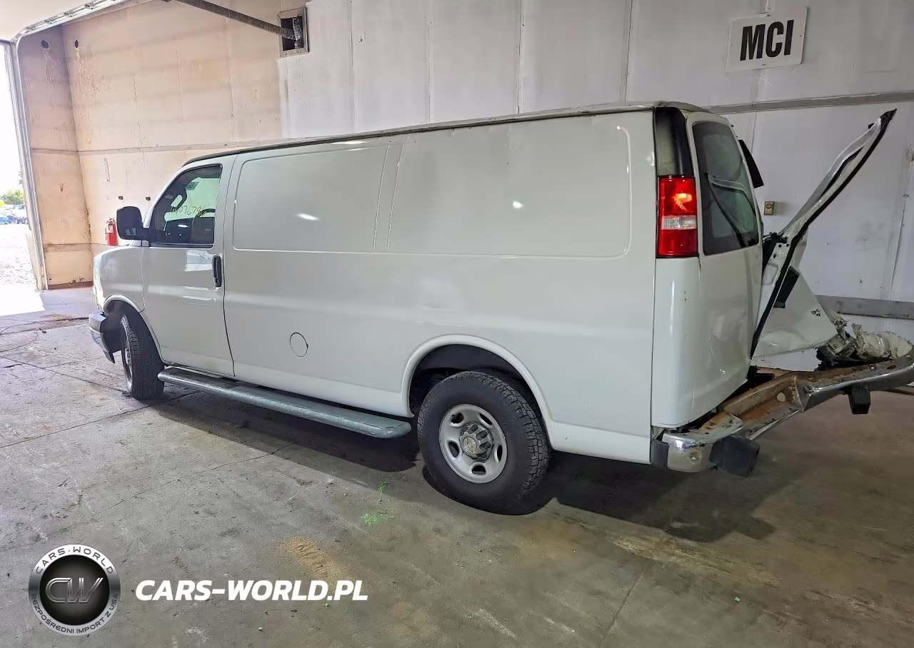 2018 Chevrolet Express G2500 VIN:1GCWGAFGXJ1903915 - 2