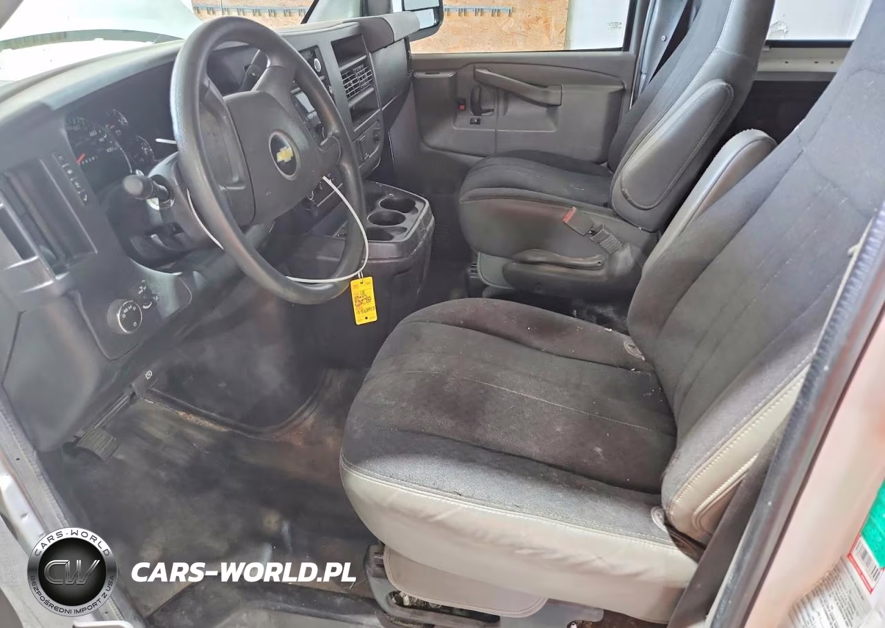 2018 Chevrolet Express G2500 VIN:1GCWGAFGXJ1903915 - 7