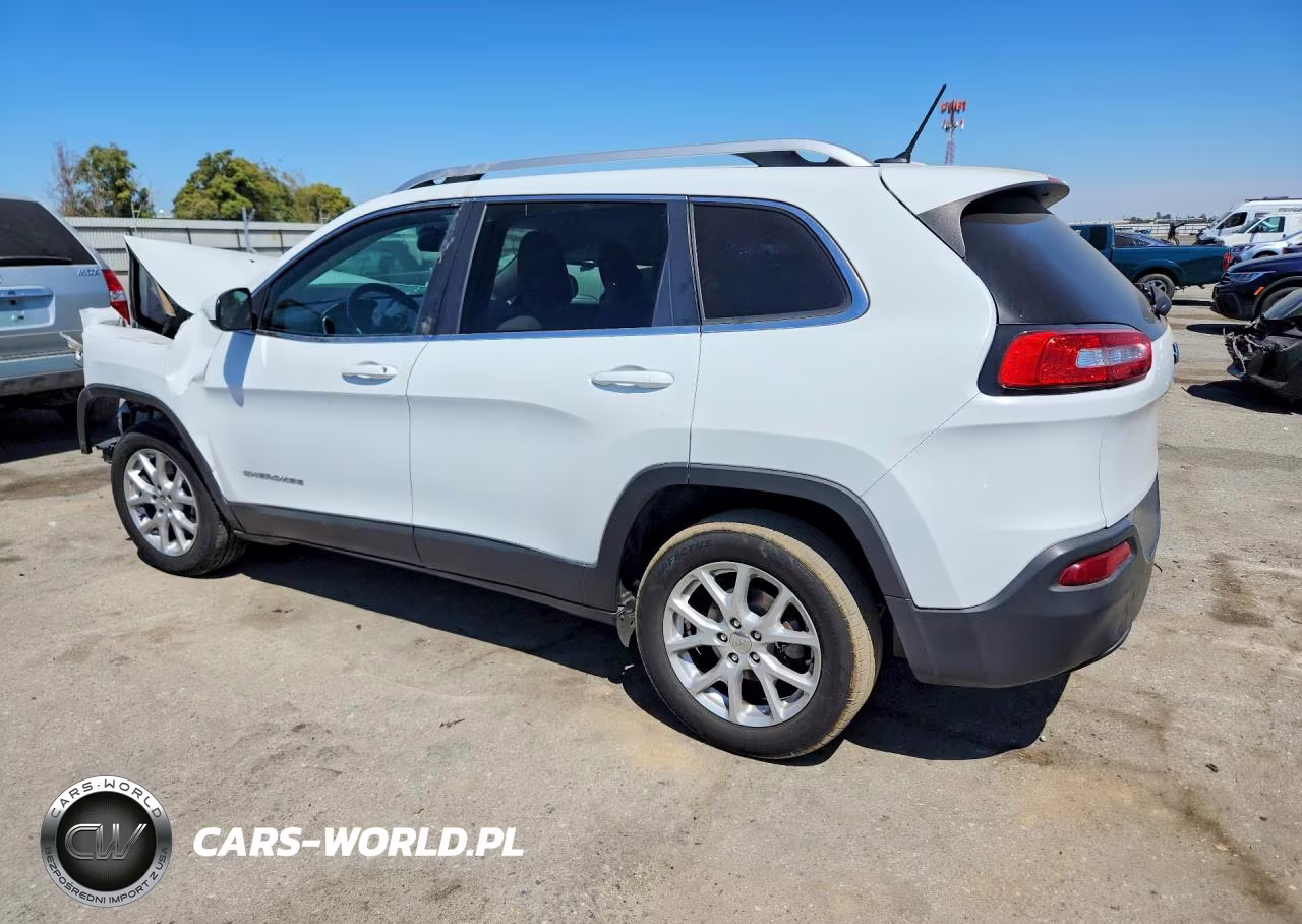 2015 Jeep Cherokee Latitude VIN:1C4PJLCB8FW759768 - 2