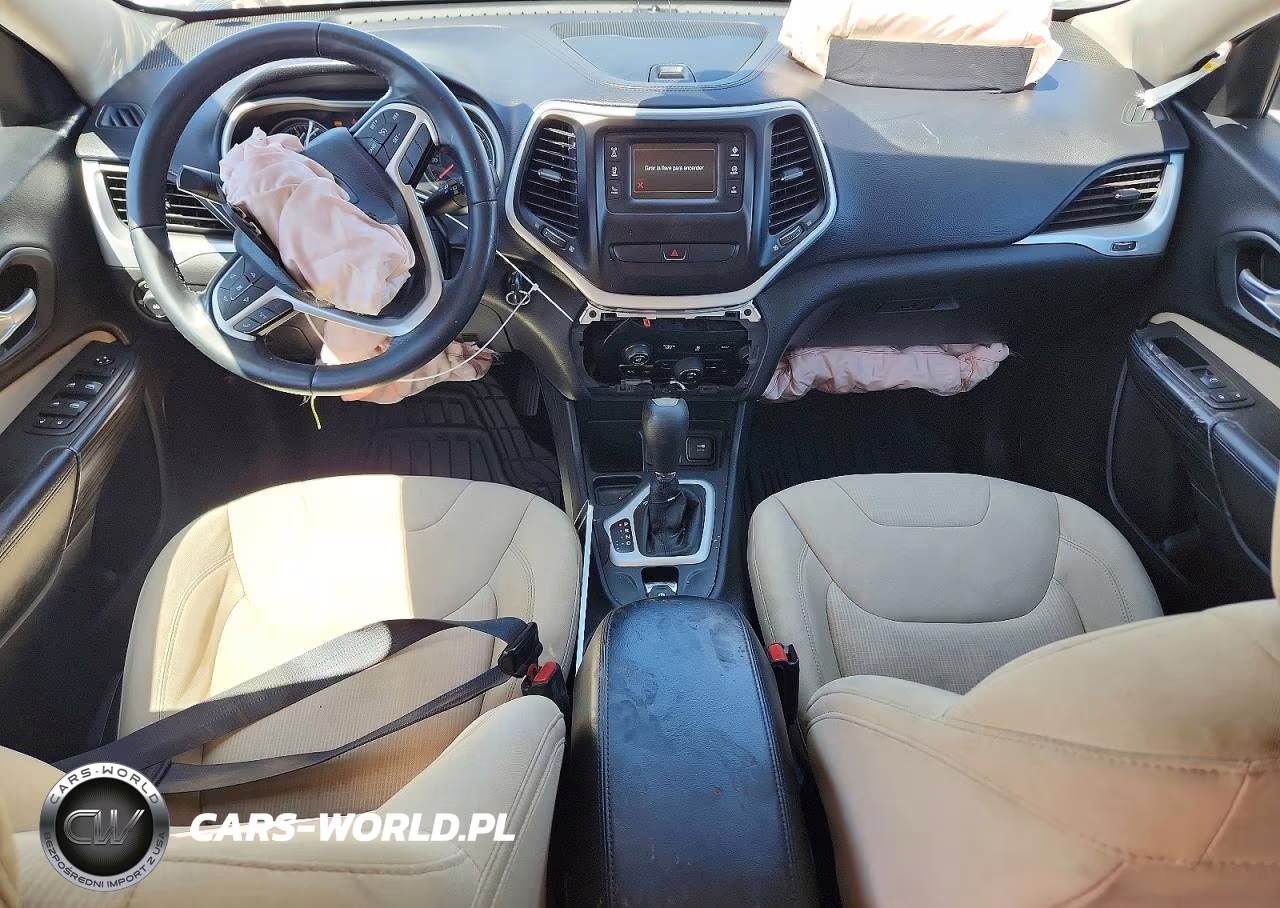 2015 Jeep Cherokee Latitude VIN:1C4PJLCB8FW759768 - 8