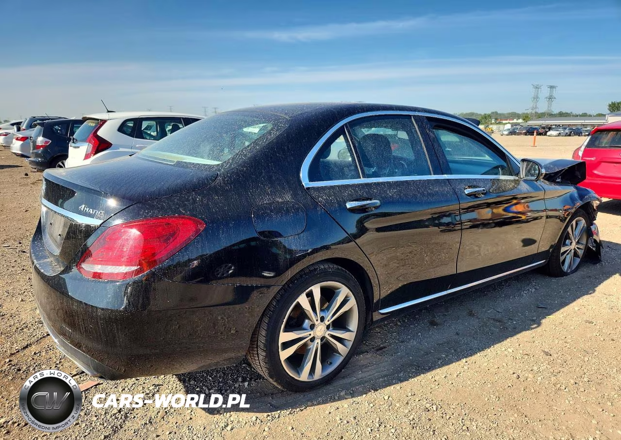 2015 Mercedes-Benz C 300 4Matic VIN:55SWF4KB4FU028083 - 3
