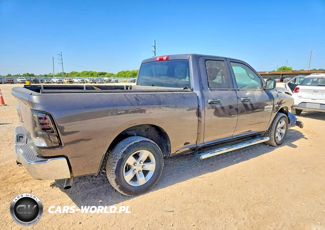 2019 Ram 1500 Classic Tradesman VIN:1C6RR6FT0KS746450 - 3