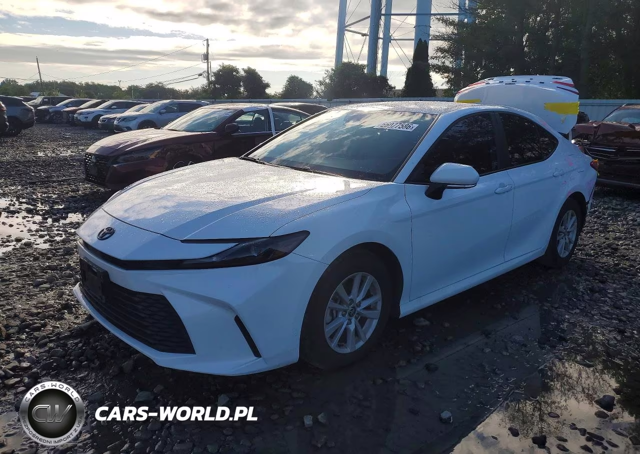 2026 Toyota Camry Le VIN:4T1DAACK9TU677722 - 1