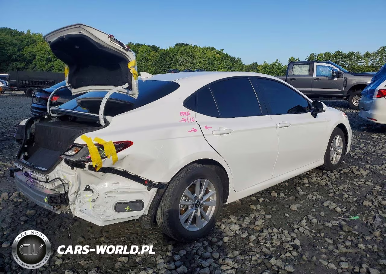 2026 Toyota Camry Le VIN:4T1DAACK9TU677722 - 3