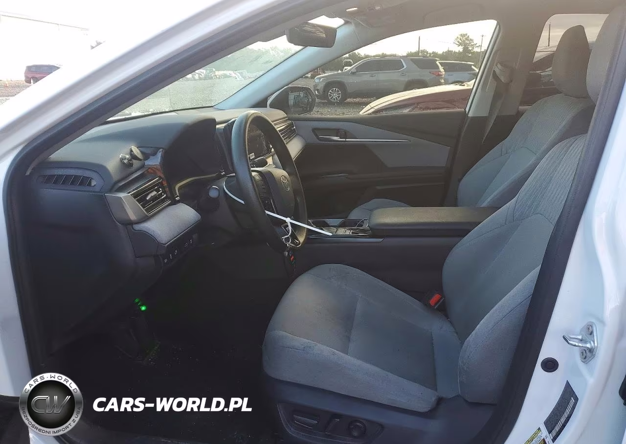 2026 Toyota Camry Le VIN:4T1DAACK9TU677722 - 7