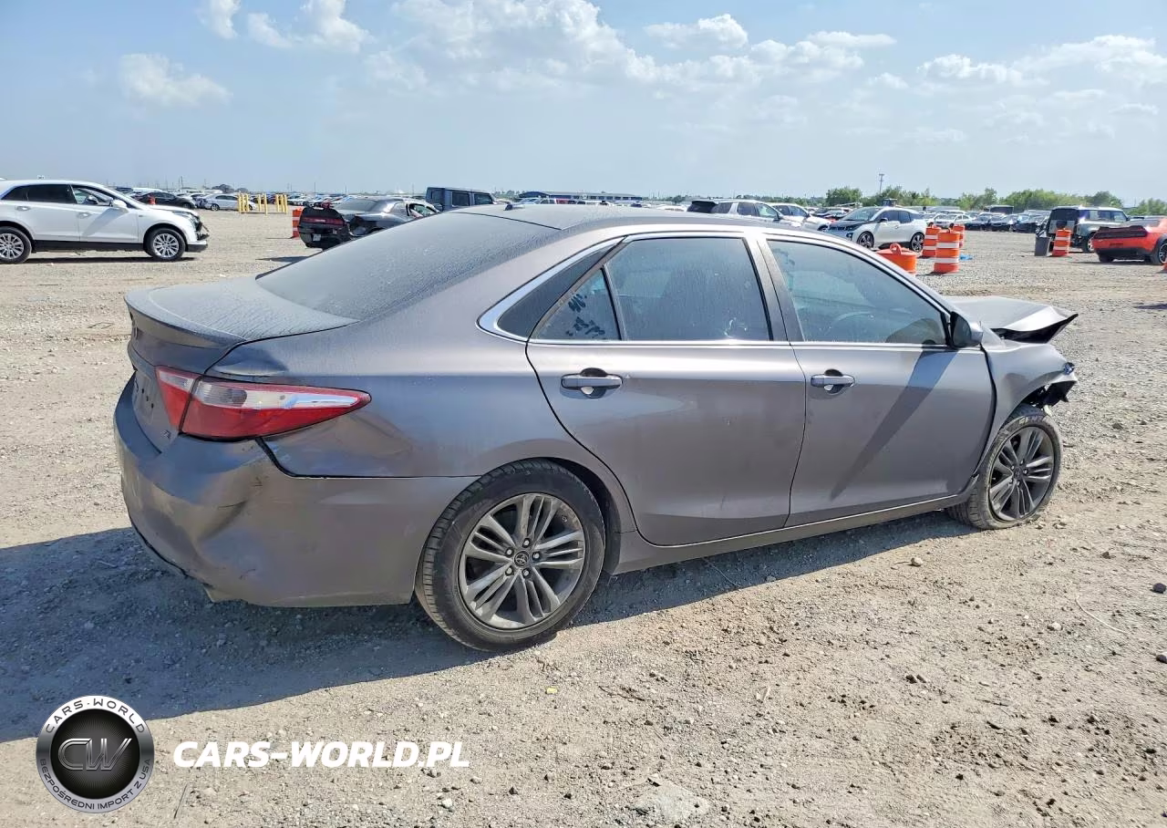 2015 Toyota Camry Se VIN:4T1BF1FK6FU114751 - 3