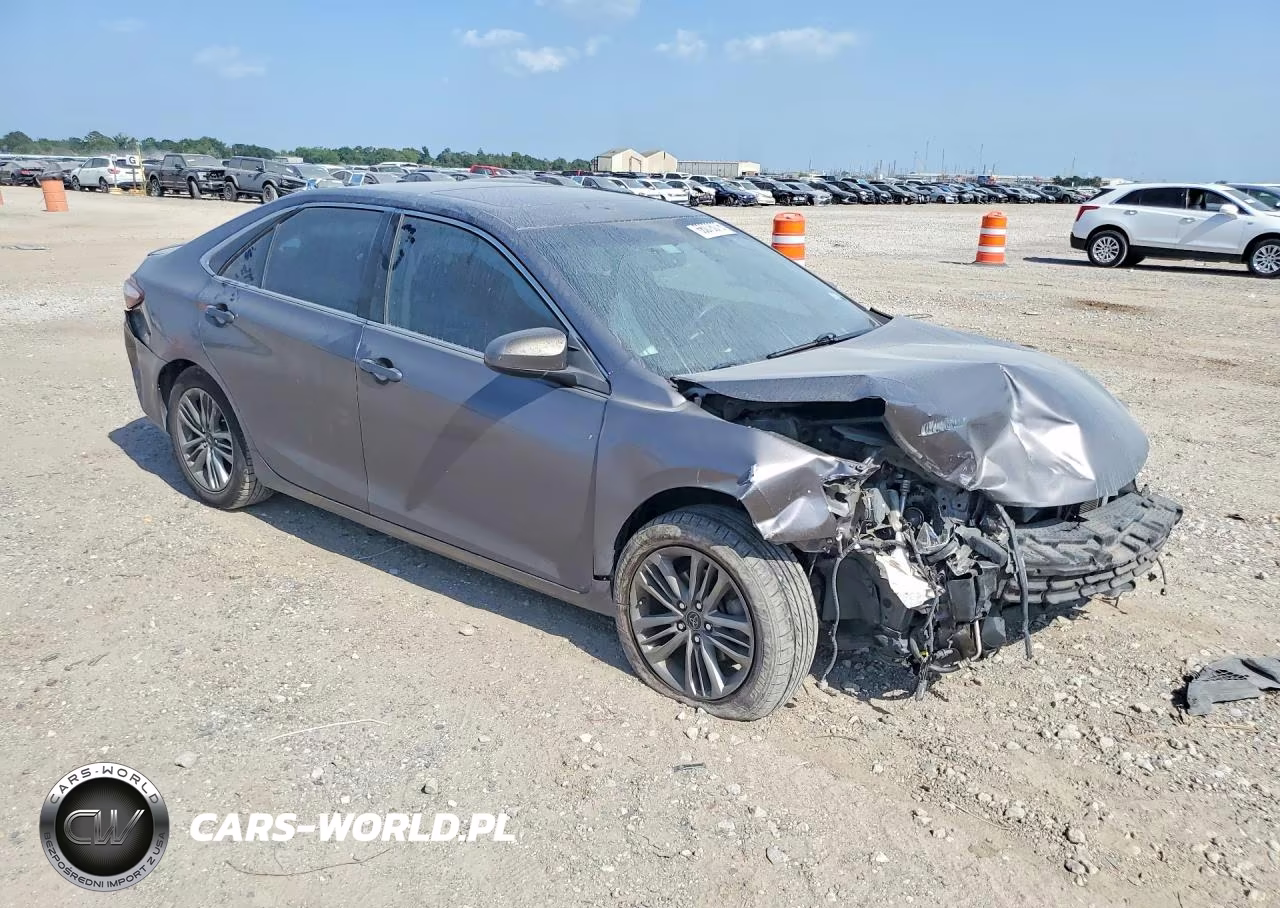 2015 Toyota Camry Se VIN:4T1BF1FK6FU114751 - 4