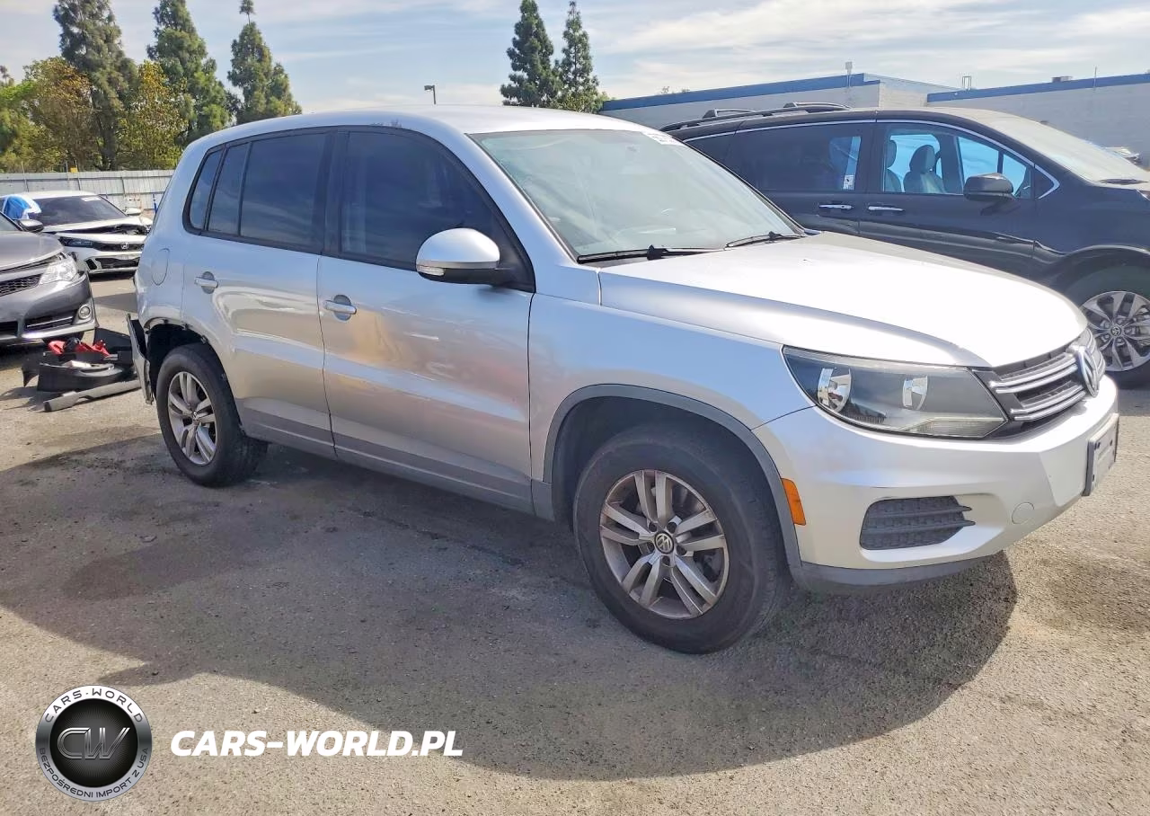 2012 Volkswagen Tiguan S VIN:WVGAV7AX3CW523469 - 4