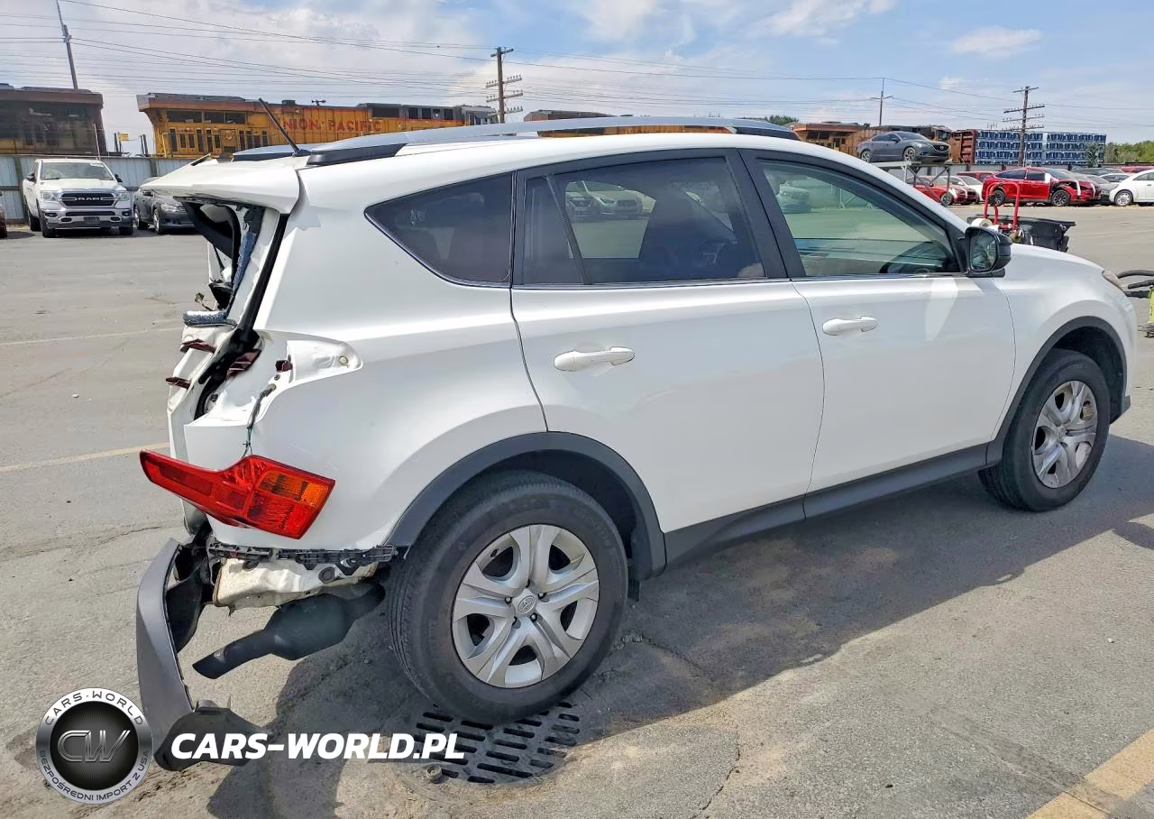 2015 Toyota Rav4 Le VIN:JTMBFREV4FJ026054 - 3