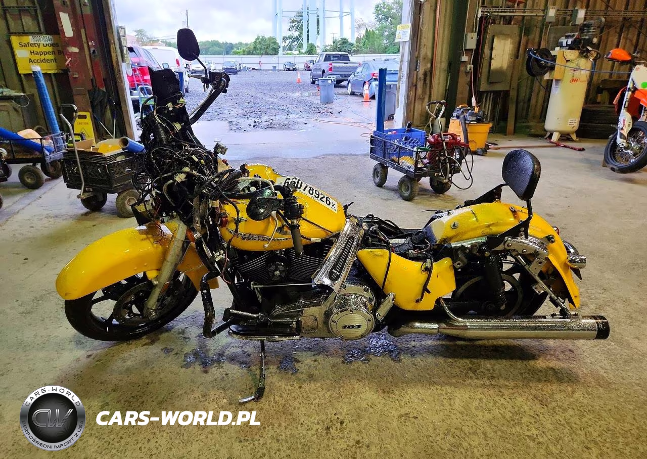 2013 Harley-Davidson Flhx Street Glide VIN:1HD1KBM17DB623010 - 3