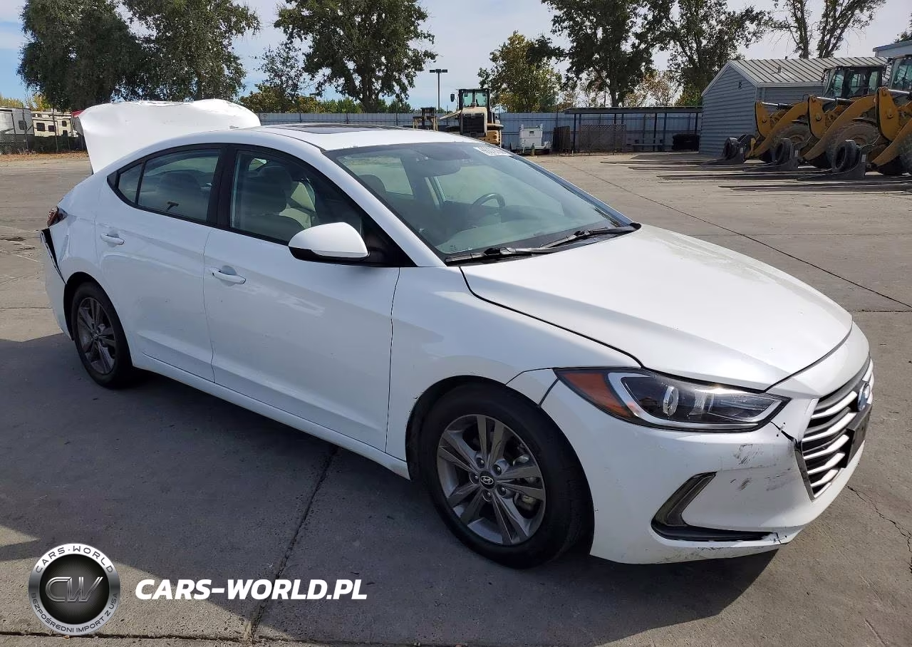 2018 Hyundai Elantra Value Edition VIN:5NPD84LF2JH267226 - 4