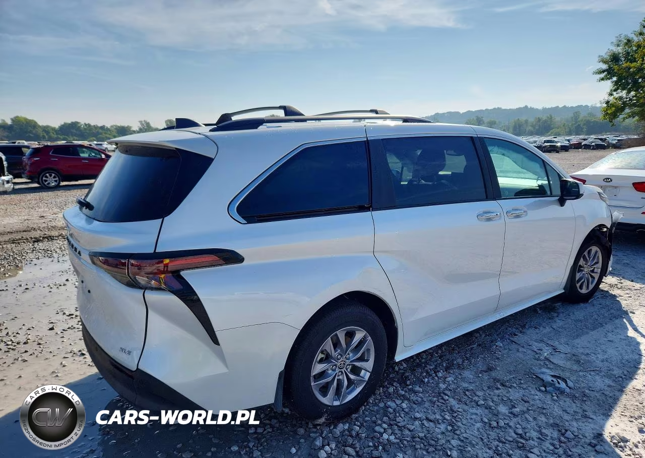 2025 Toyota Sienna Xle 7-Passenger VIN:5TDJSKFC5SS175842 - 3