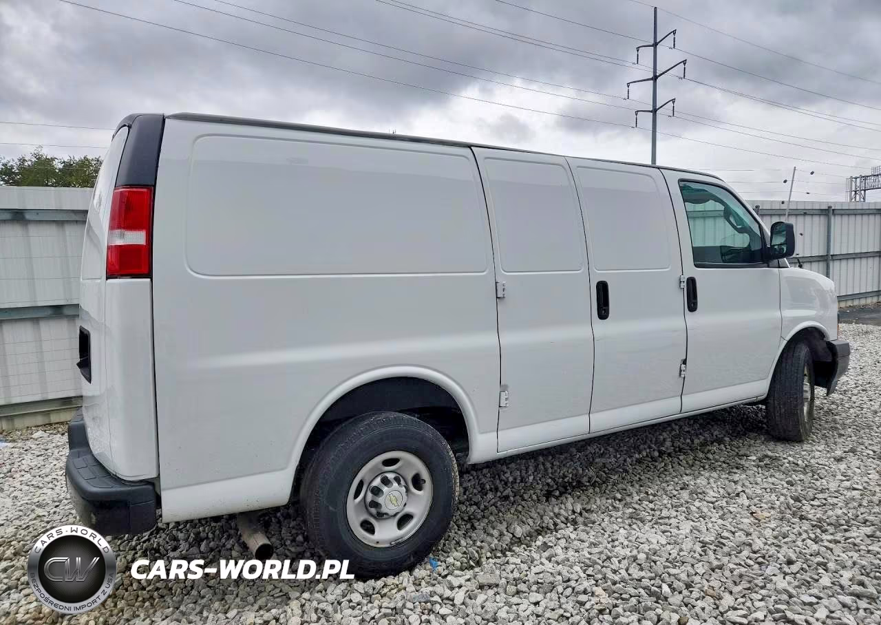 2023 Chevrolet Express G2500 VIN:1GCWGAFPXP1245019 - 3