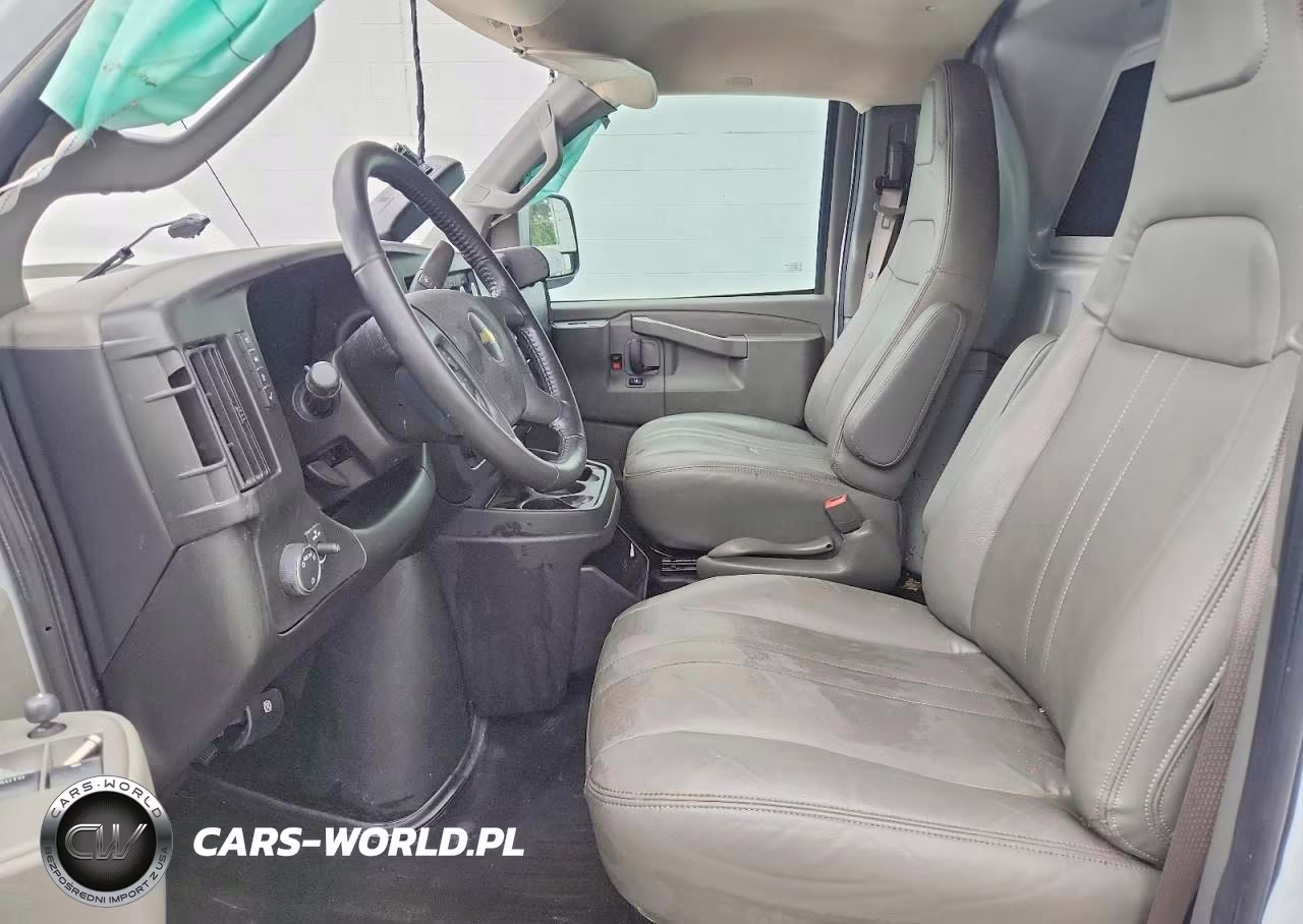2023 Chevrolet Express G2500 VIN:1GCWGAFPXP1245019 - 7