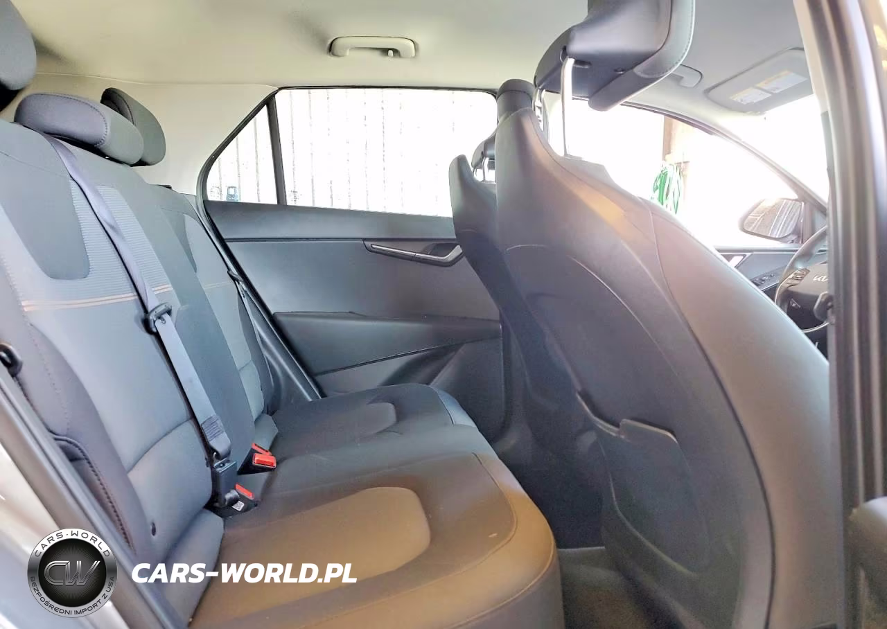 2026 Kia Niro Lx VIN:KNDCP3LE4T5323461 - 10