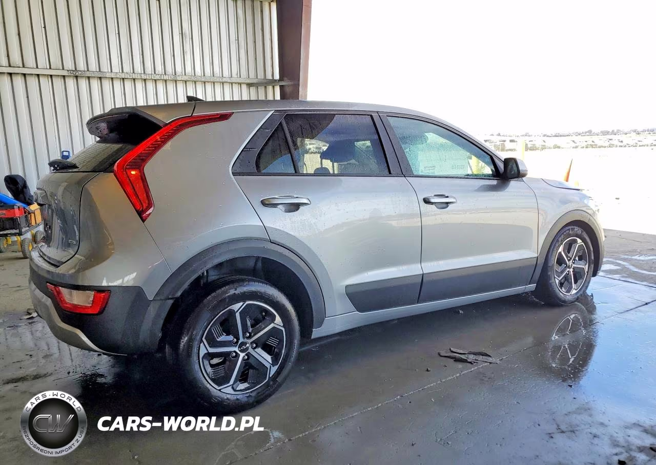 2026 Kia Niro Lx VIN:KNDCP3LE4T5323461 - 3