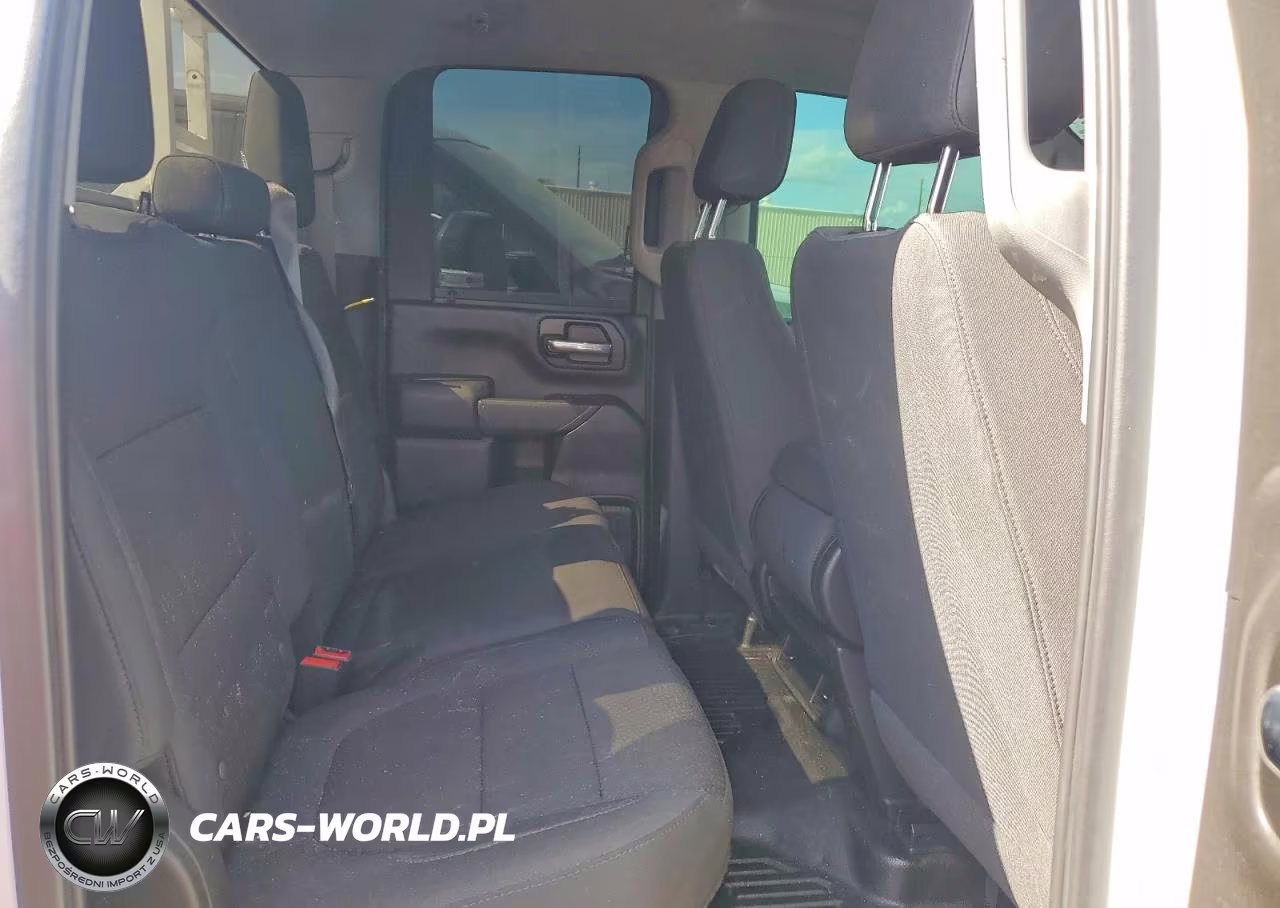 2021 Chevrolet Silverado C2500 Heavy Duty VIN:1GB2WLE77MF268775 - 10