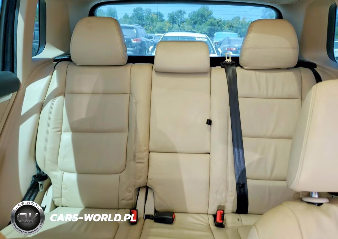 2012 Volkswagen Tiguan S VIN:WVGAV7AXXCW555982 - 10