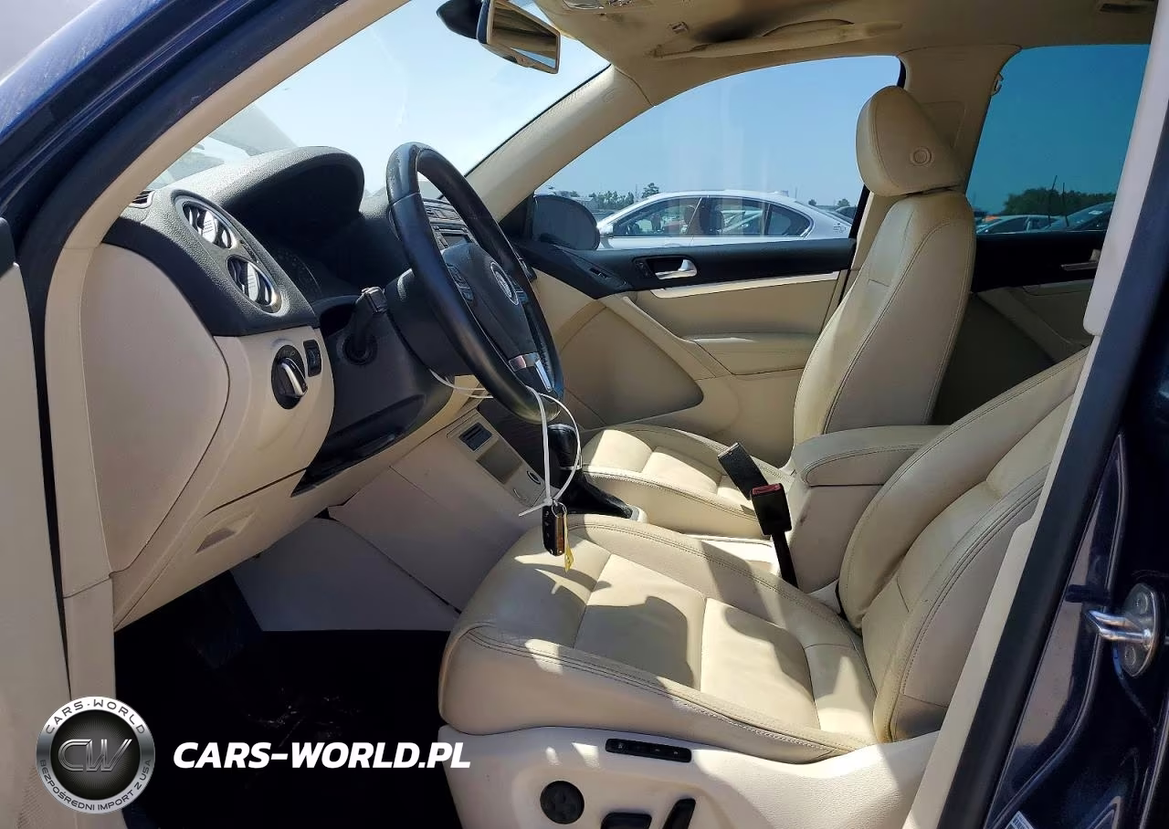 2012 Volkswagen Tiguan S VIN:WVGAV7AXXCW555982 - 7