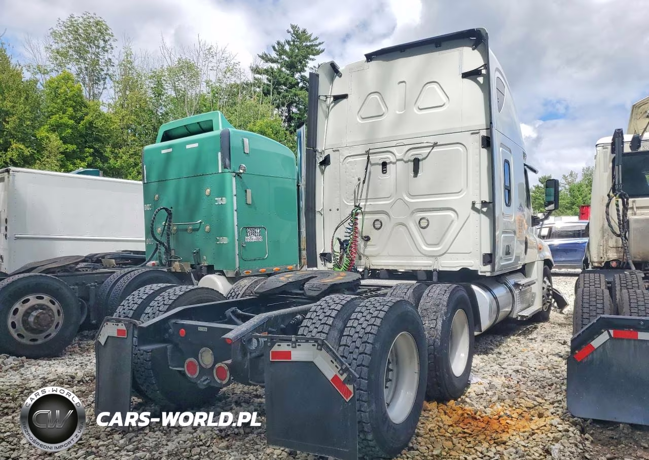 2020 Freightliner Cascadia 125 Semi Truck VIN:3AKJGLFG7LSLG7043 - 3